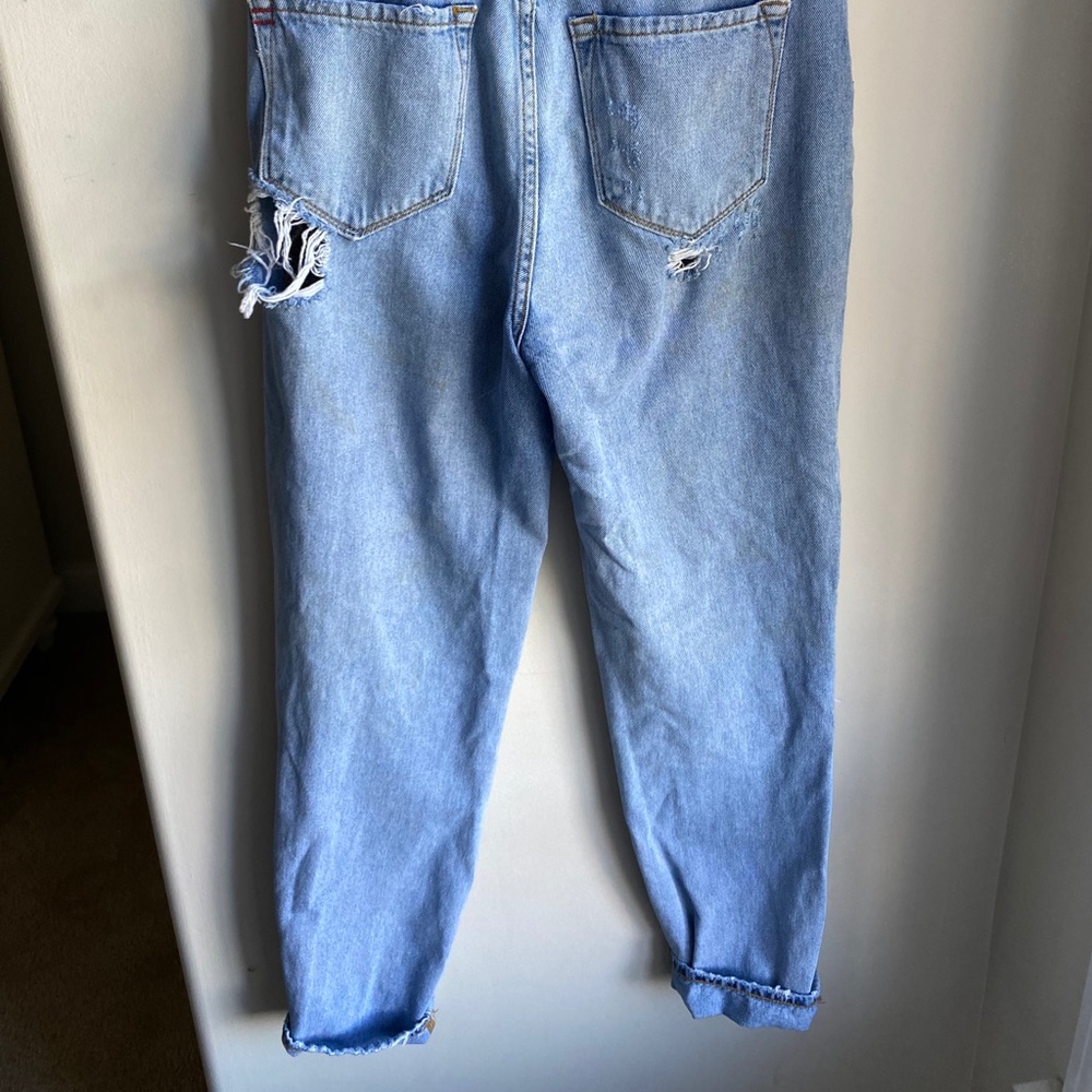 Distressed jeans - Picture 2 of 3